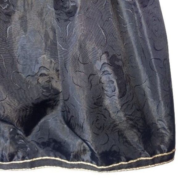 Size 4-6 Vintage Black Floral w Gold Trim A-Line Skirt - Picture 2 of 4